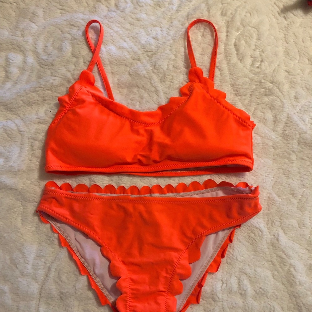 Boutique Bikini w liner cups.
